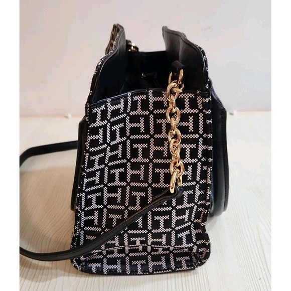 Tommy Hilfiger Shopper Style Monogram Logo Bag Tote Black Handbag - Picture 4 of 9